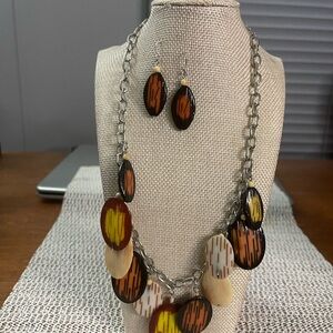 New no tag multi colored bib Necklace set